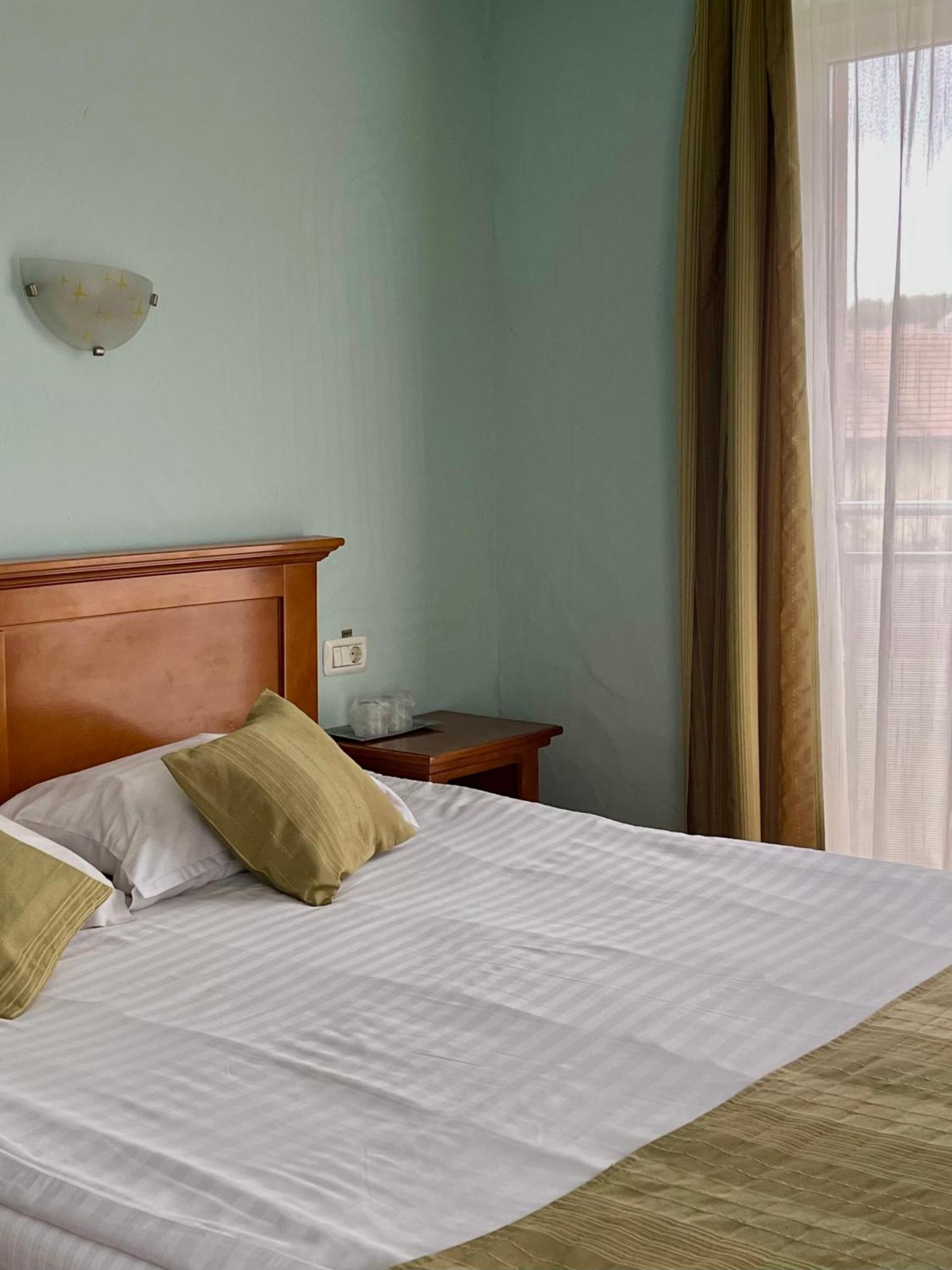 קלוז'-נאפוקה Hotel Lucy Star מראה חיצוני תמונה