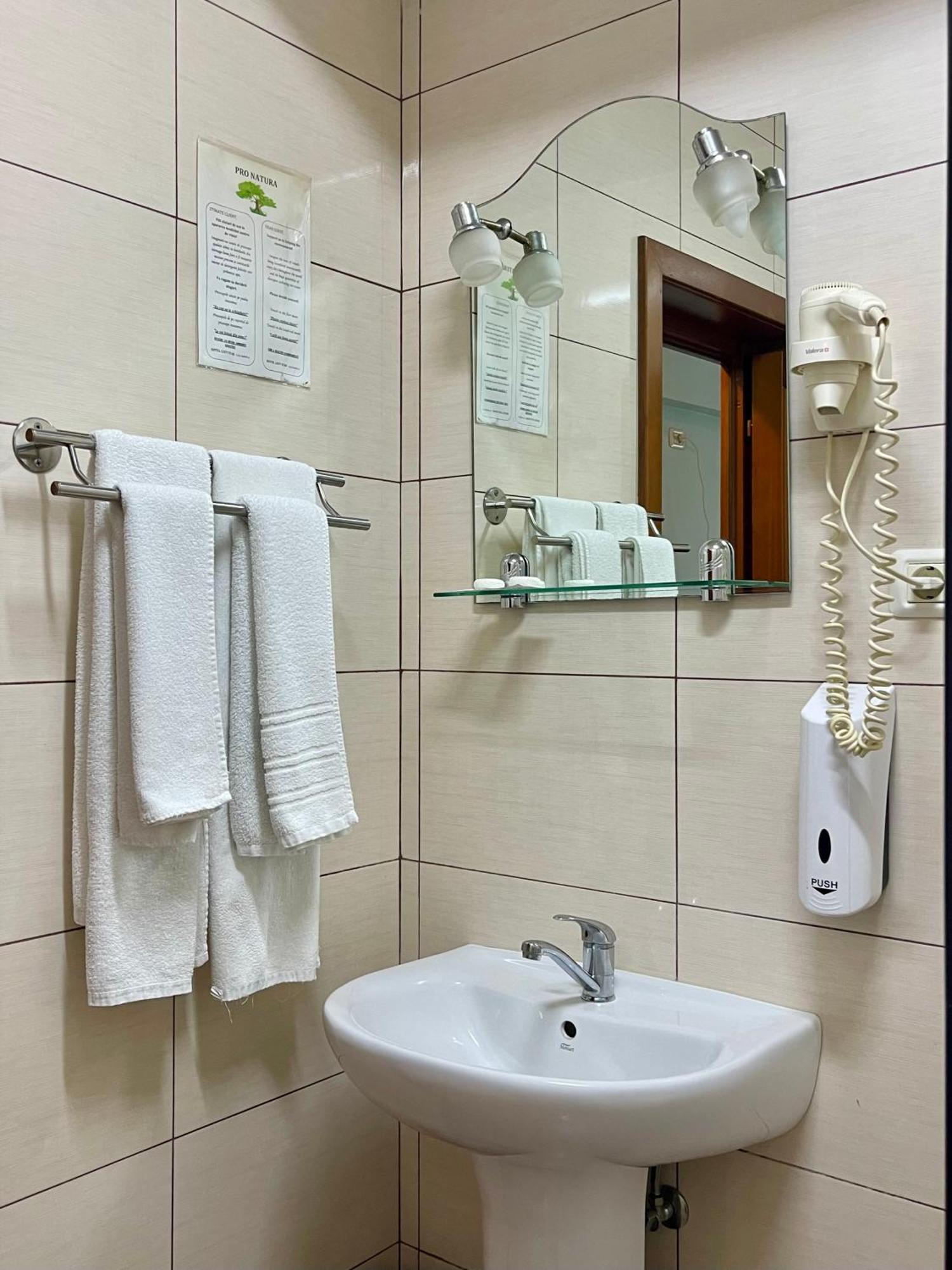 קלוז'-נאפוקה Hotel Lucy Star מראה חיצוני תמונה